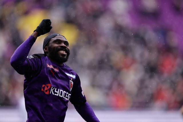 比分直播-广岛的联赛揭幕战: 雪景+烧酒+烤串+围观少女偶像