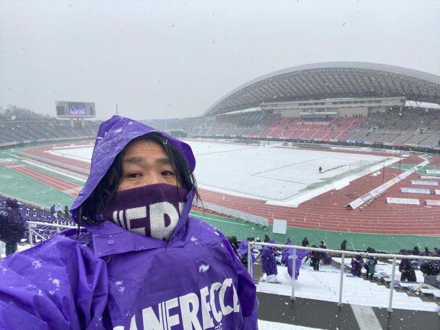 比分直播-广岛的联赛揭幕战: 雪景+烧酒+烤串+围观少女偶像