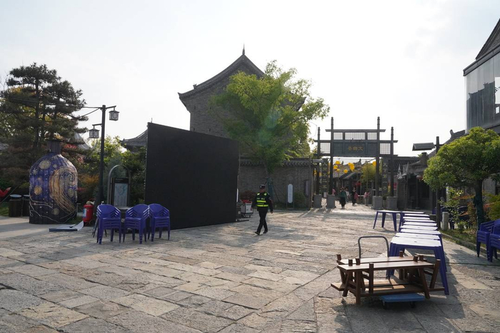 九游体育-封面新闻记者直击“苏超”：场内场外联动，火热渗入城市|盐城|江苏|江苏足球联赛|球迷|比赛_新浪新闻